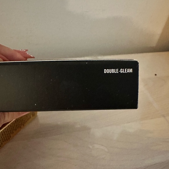 MAC Cosmetics set - Picture 4 of 4